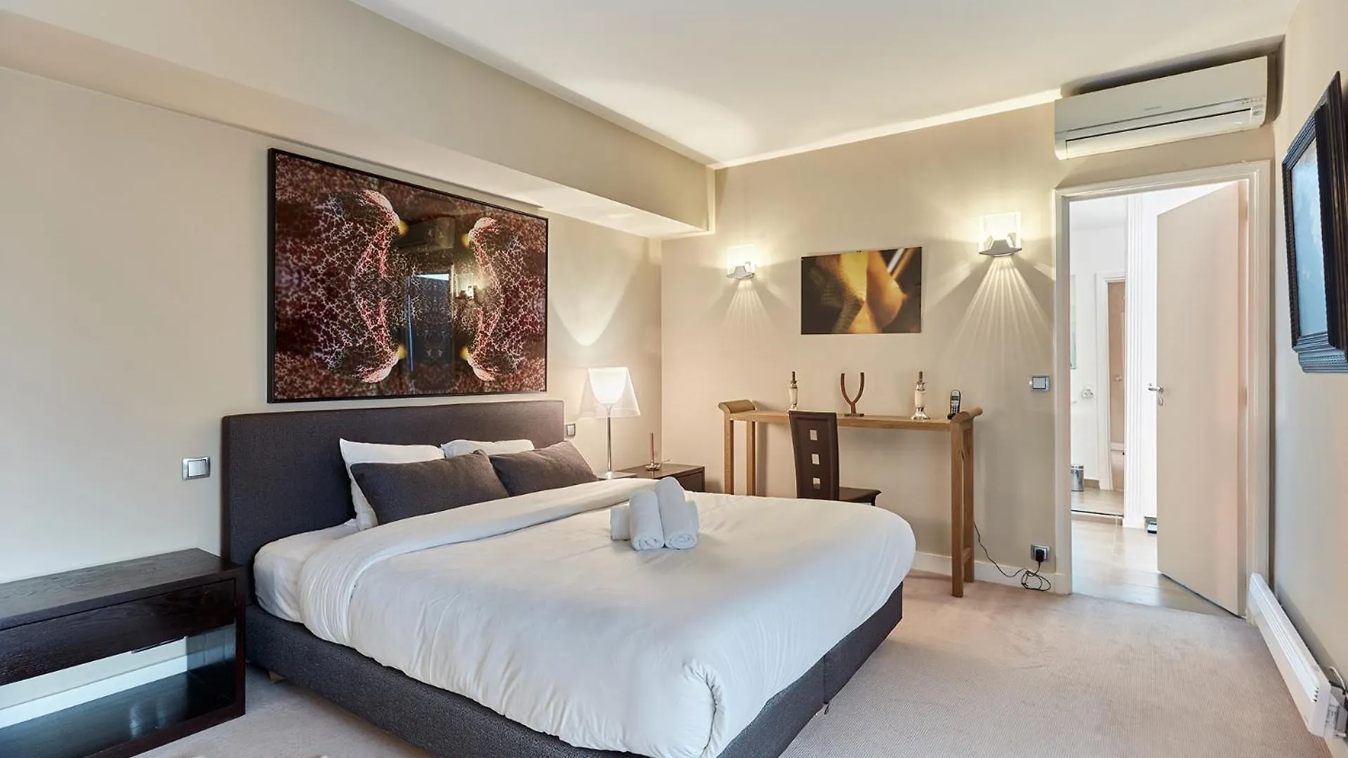 Apartment Arc De Triomphe By Studio Prestige Paris