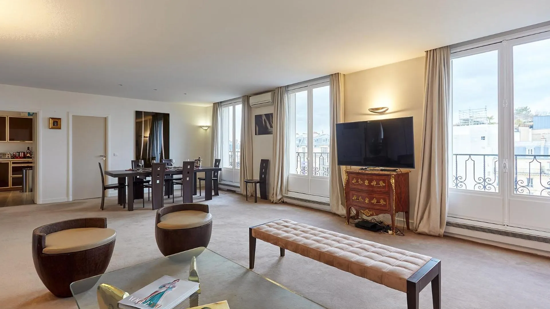 Apartment Arc De Triomphe By Studio Prestige Paris France