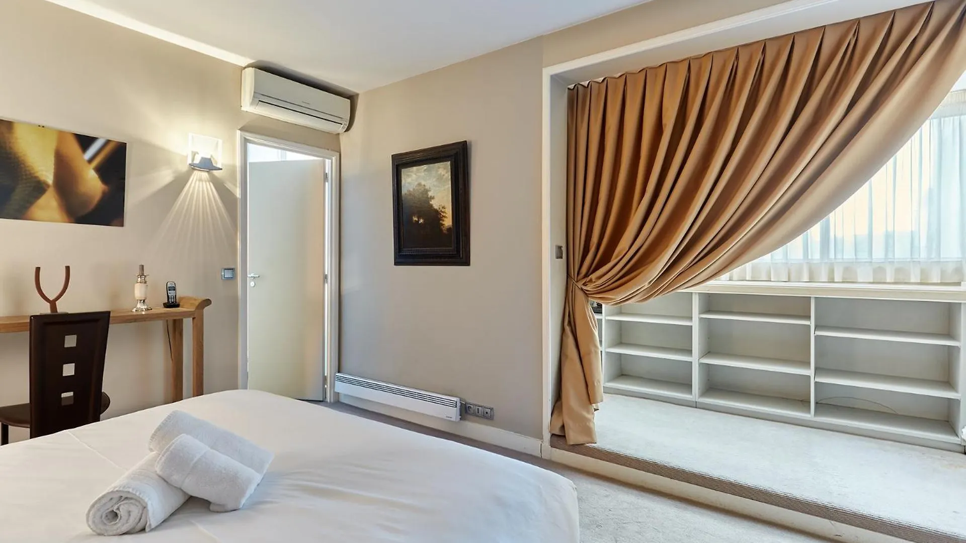Apartment Arc De Triomphe By Studio Prestige Paris